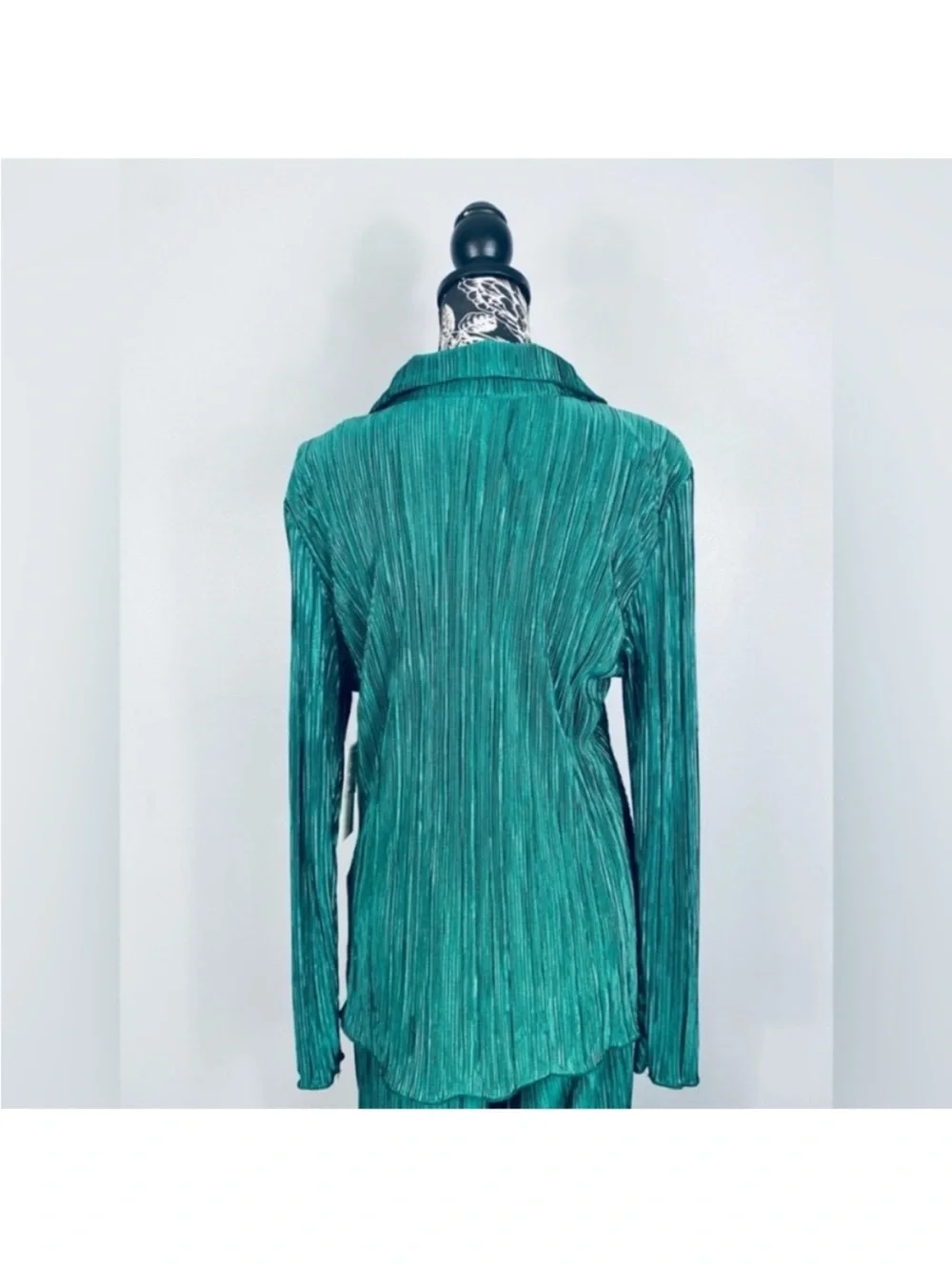 NWT Madison + Hudson green button down top matching silky pant set size large